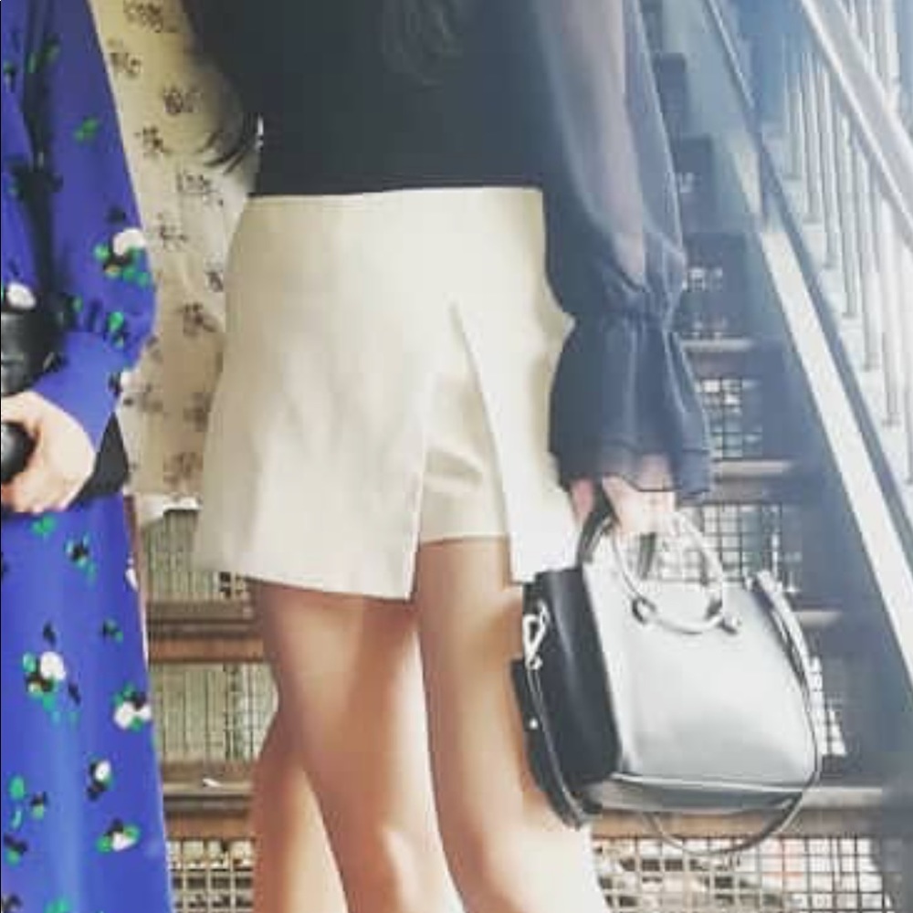 White Express skort, size 2